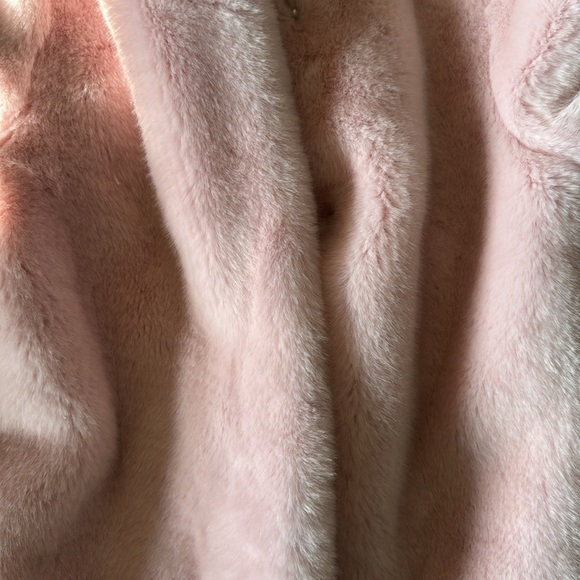 Like new Hanna Anderson. Faux fur pink jacket with silk lining - Picture 3 of 4